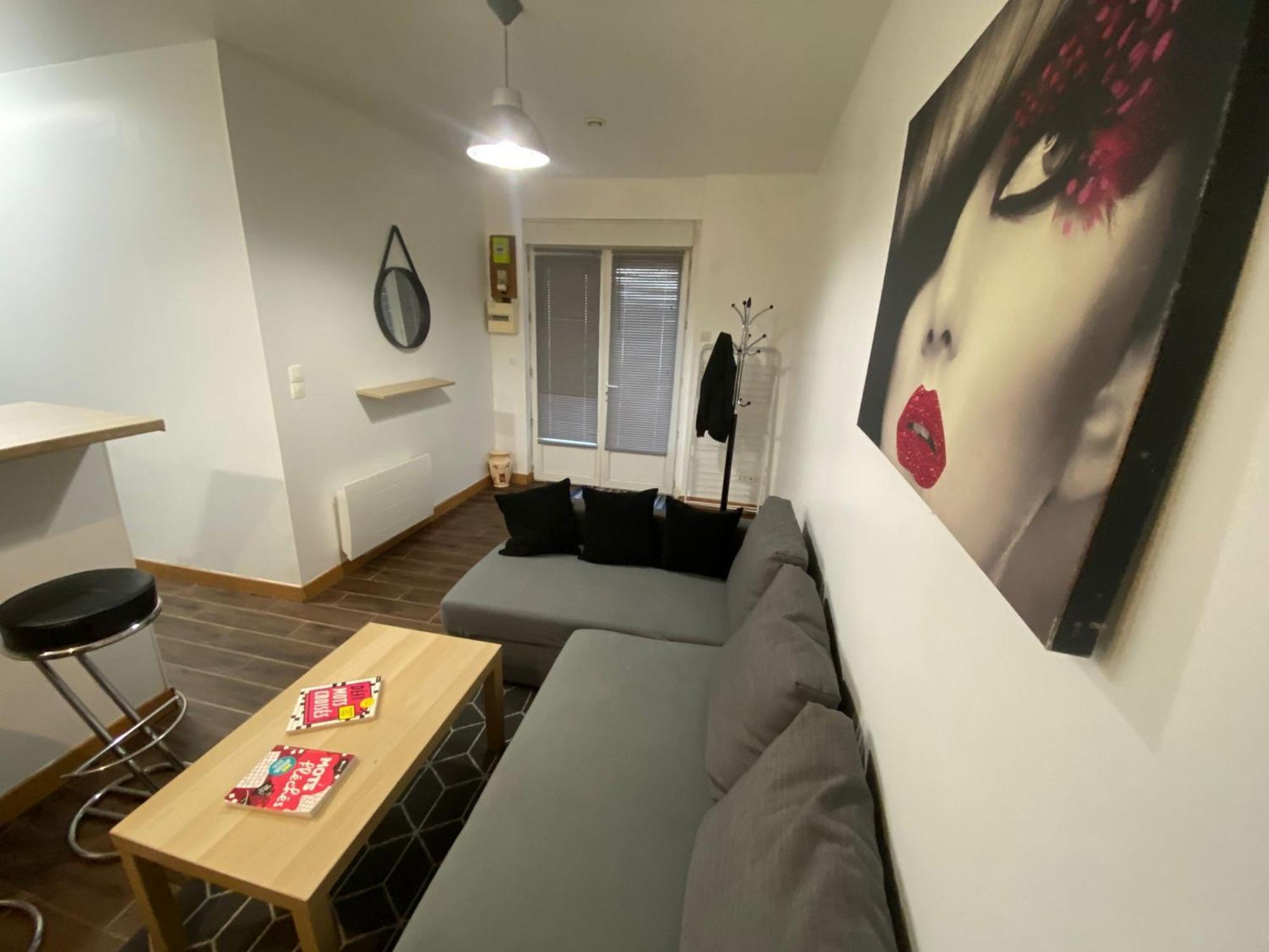 Agreable Appartement In Montmartre Париж Екстериор снимка