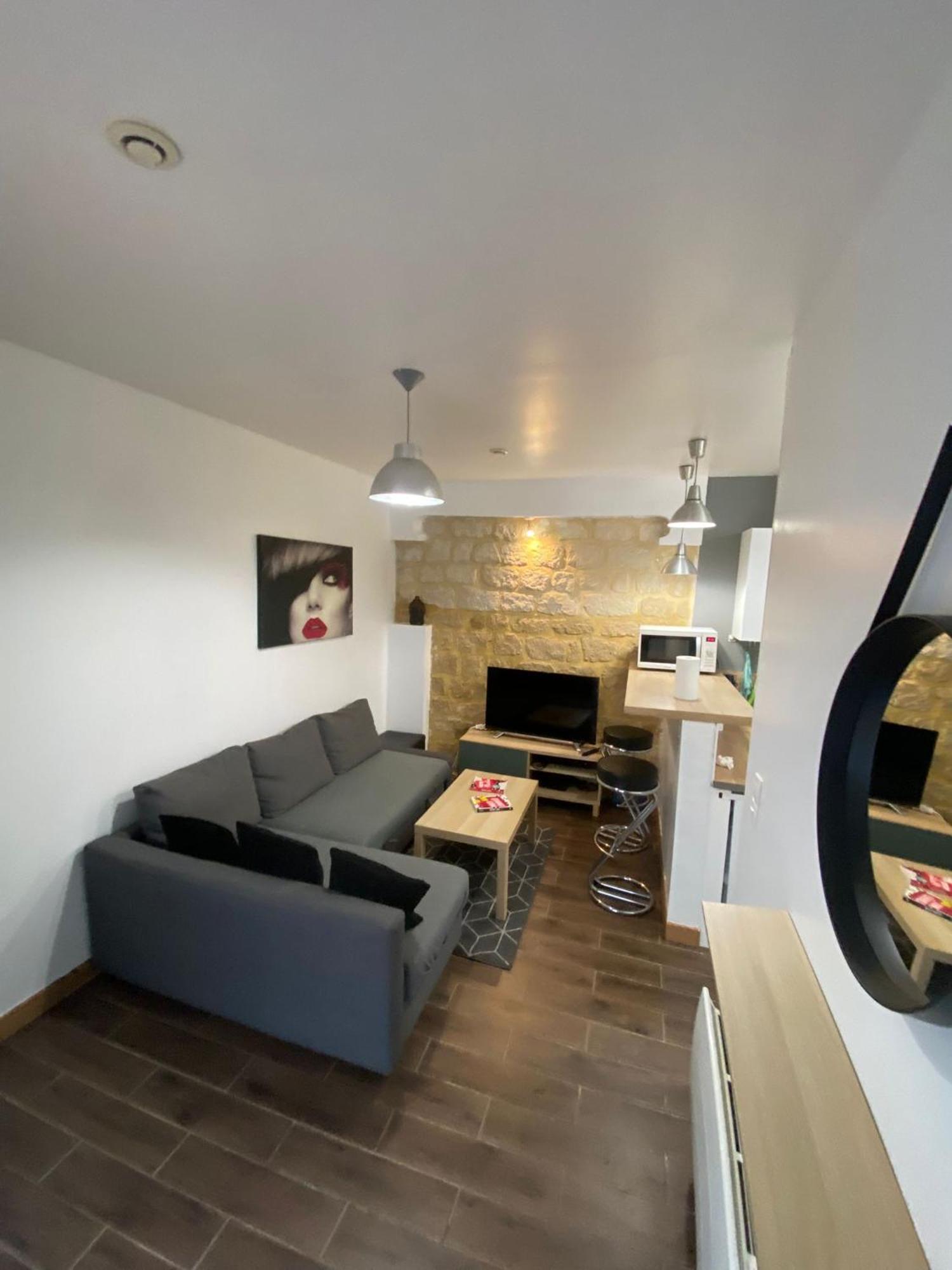 Agreable Appartement In Montmartre Париж Екстериор снимка